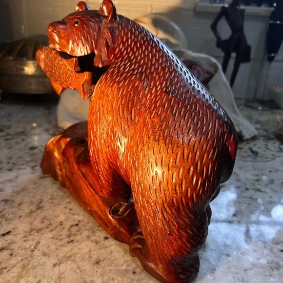 Vintage Japan Ainu Brown Bear with Fish Carved Solid wood! - Picture 11 of 15
